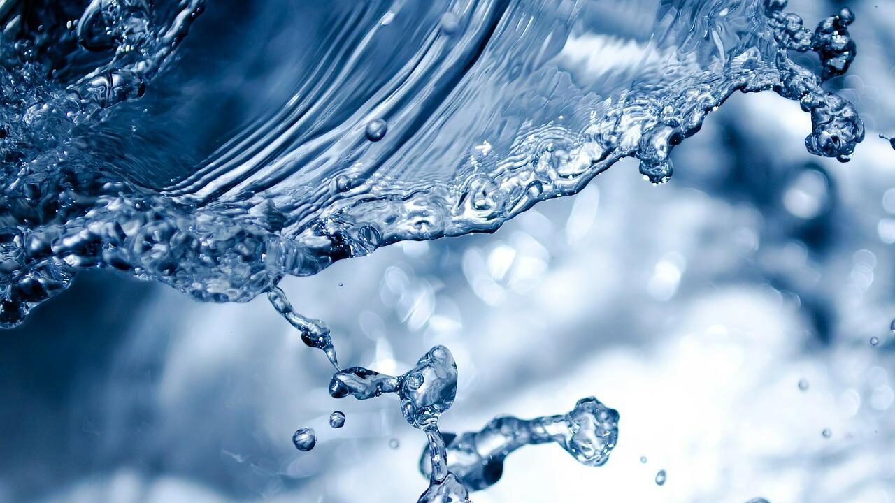 splashing, splash, aqua-165192.jpg